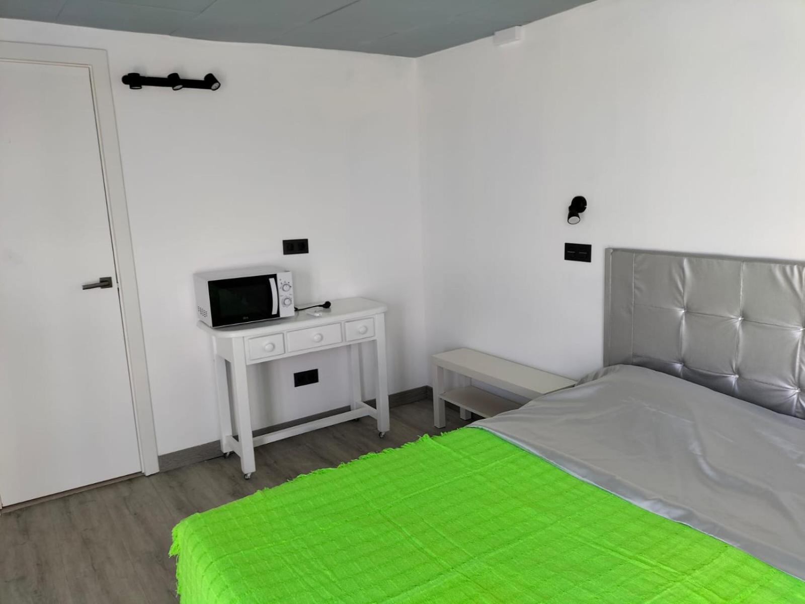 Vv Las Buganvillas Maspalomas - Cocina Y Habitaciones Con Banos Privados Экстерьер фото