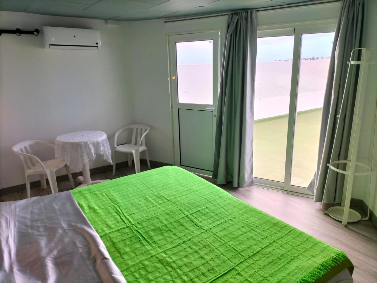 Vv Las Buganvillas Maspalomas - Cocina Y Habitaciones Con Banos Privados Экстерьер фото