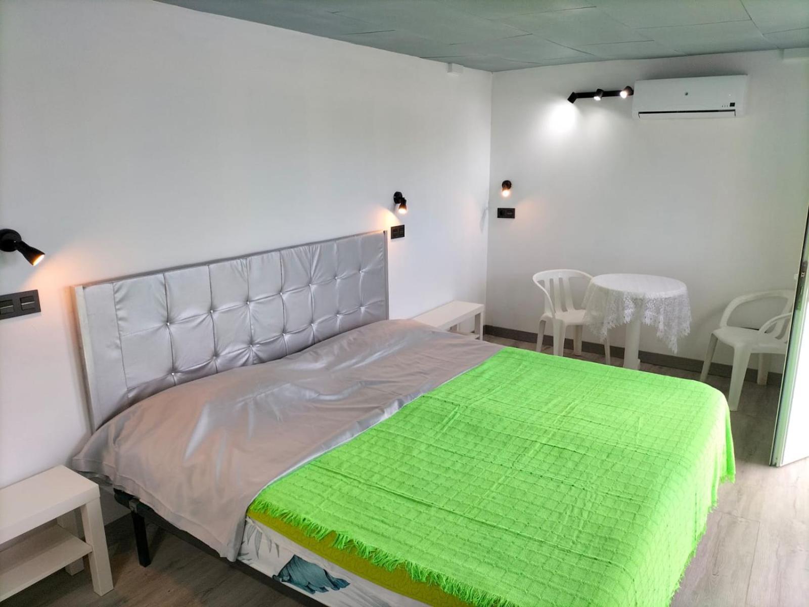 Vv Las Buganvillas Maspalomas - Cocina Y Habitaciones Con Banos Privados Экстерьер фото