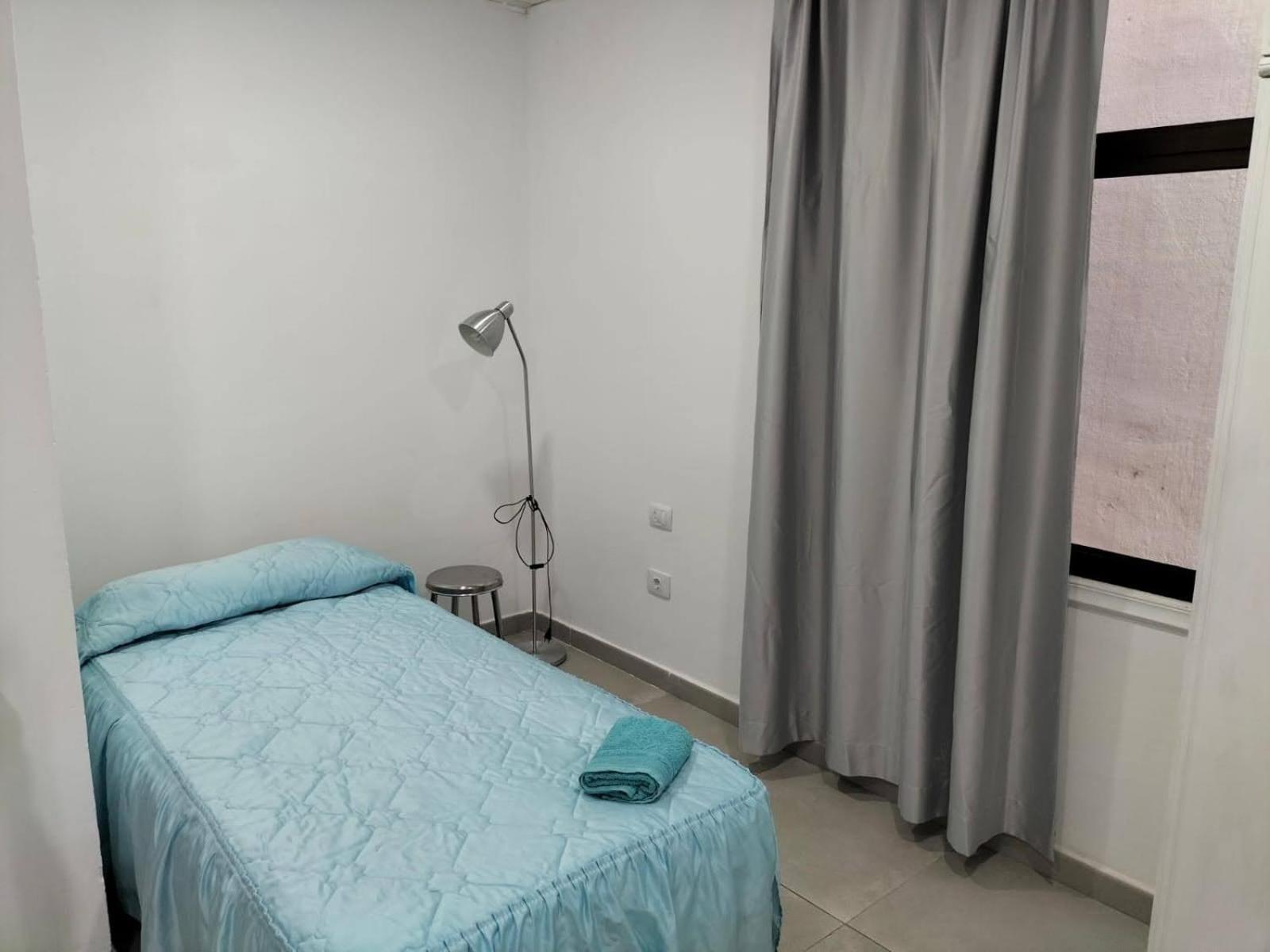 Vv Las Buganvillas Maspalomas - Cocina Y Habitaciones Con Banos Privados Номер фото